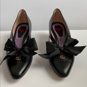 Gucci Women's Black Leather Bow Pumps